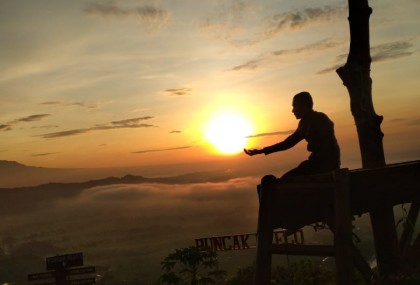 Tour Yogyakarta Sehari ke Puncak Kleco